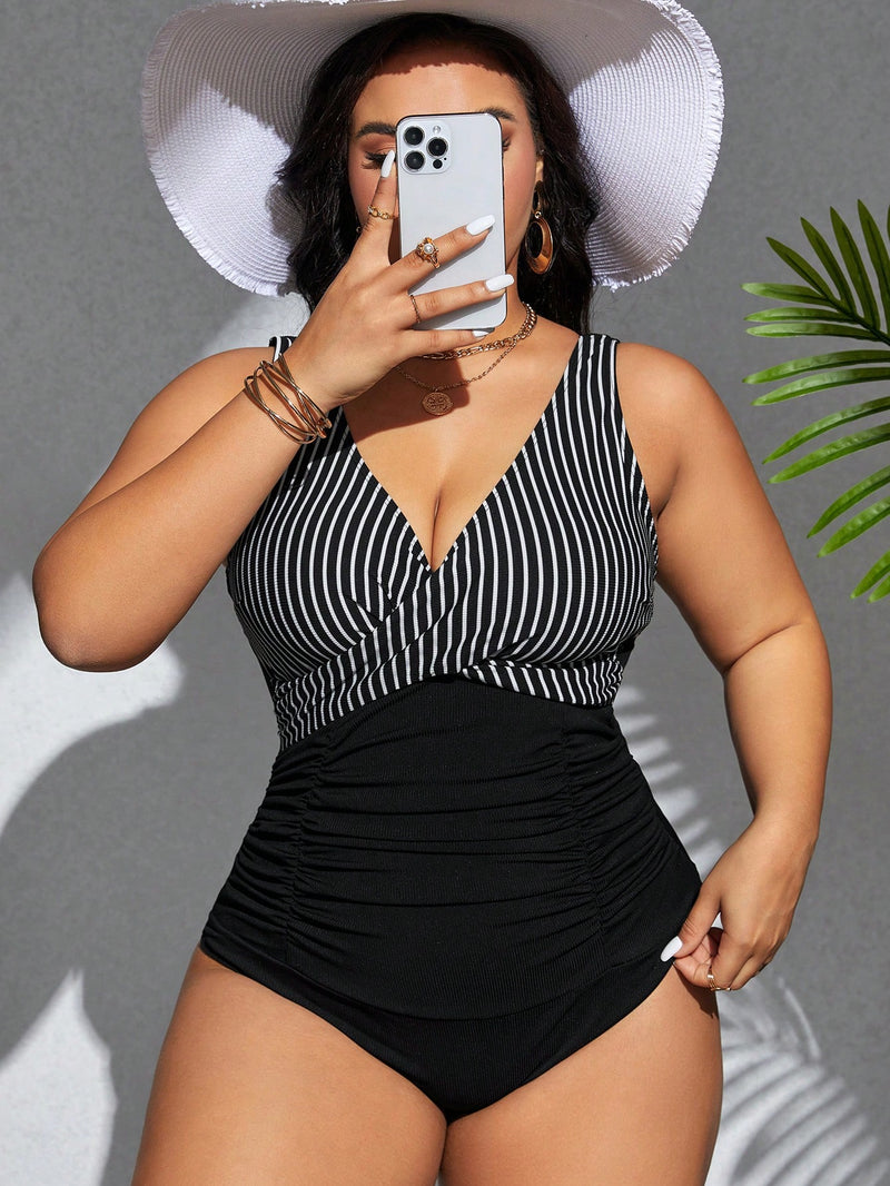 Maiô Feminino listrado cruzamento de frente Flora Plus size