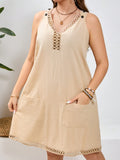 Vestido Feminino com Decote em V Profundo Sarah. Plus Size