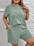 Conjunto feminino de short canelado. Plus Size