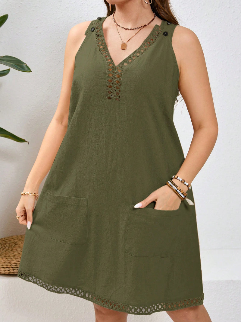 Vestido Feminino com Decote em V Profundo Sarah. Plus Size