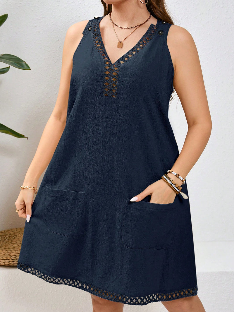 Vestido Feminino com Decote em V Profundo Sarah. Plus Size