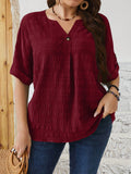 Blusa Feminina com Botão Decorativo e Manga 3/4 - Lucia. Plus Size.